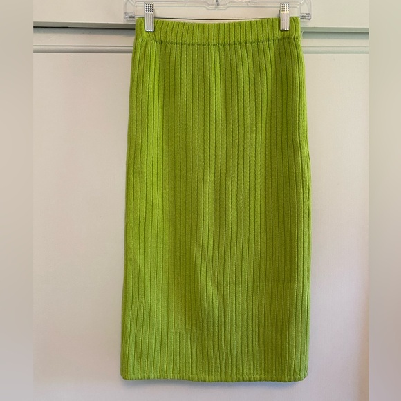 Cute Sweater Set in Lime Green - Picture 4 of 8